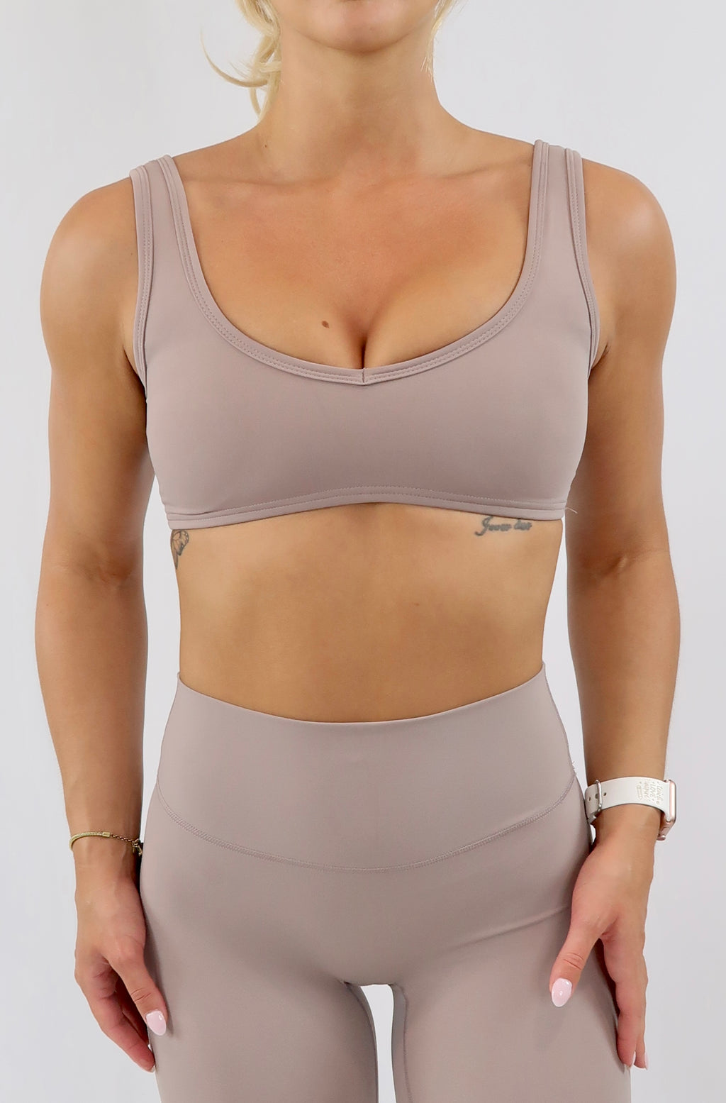 Buy Blakely Dusty Pink Cora Active Sports Bra – Blakely Clothing
